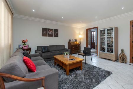 Sala de casa para alugar com 3 quartos, 180m² em Parque Maria Helena, São Paulo