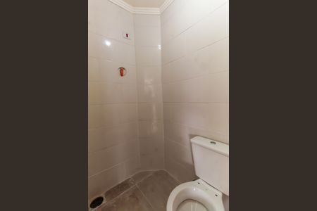 Banheiro de casa para alugar com 1 quarto, 100m² em Pari, São Paulo