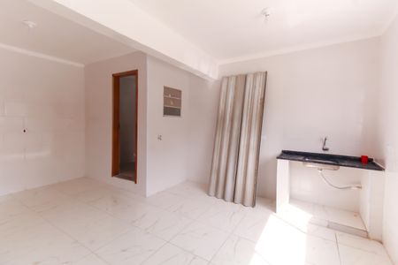 Cozinha de casa para alugar com 1 quarto, 100m² em Pari, São Paulo