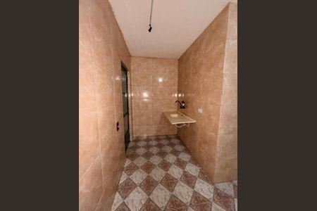 Banheiro de casa para alugar com 1 quarto, 45m² em Jardim Presidente Dutra, Guarulhos