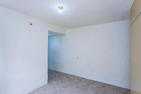 Sala de casa para alugar com 2 quartos, 100m² em Vila Iorio, São Paulo