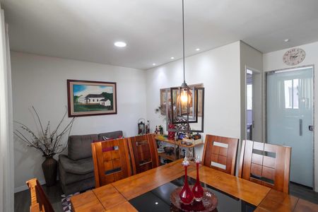 Sala de apartamento à venda com 2 quartos, 50m² em Arvoredo, Contagem
