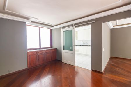 Sala de casa de condomínio para alugar com 4 quartos, 384m² em Continental, Osasco