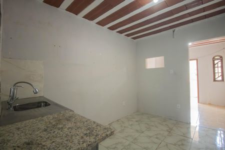 Cozinha de casa para alugar com 1 quarto, 50m² em Venda da Cruz, São Gonçalo