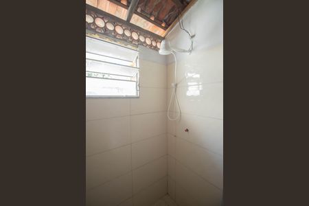 Banheiro de casa para alugar com 1 quarto, 50m² em Venda da Cruz, São Gonçalo