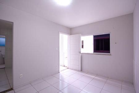 Sala de casa para alugar com 1 quarto, 54m² em Colubandê, São Gonçalo