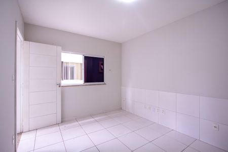 Sala de casa para alugar com 1 quarto, 54m² em Colubandê, São Gonçalo