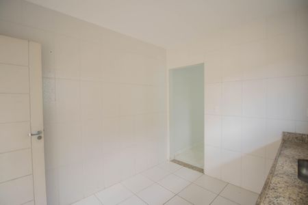 Cozinha de casa para alugar com 1 quarto, 54m² em Colubandê, São Gonçalo