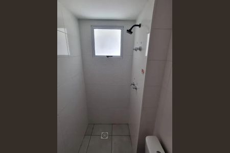 Banheiro de apartamento para alugar com 2 quartos, 60m² em Guaratiba, Rio de Janeiro