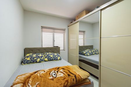 Apartamento à venda com 2 quartos, 43m² em Guajuviras, Canoas