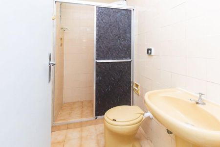 Banheiro de apartamento para alugar com 1 quarto, 42m² em Higienópolis, Porto Alegre