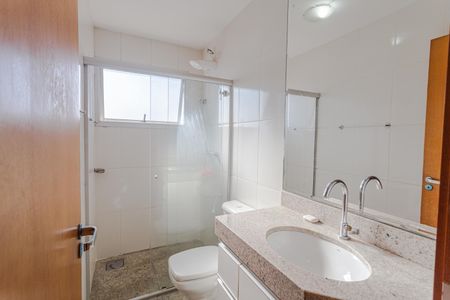 Banheiro da Suíte de apartamento para alugar com 3 quartos, 130m² em Sagrada Família, Belo Horizonte