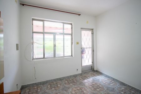 Sala de casa para alugar com 2 quartos, 175m² em Vila da Penha, Rio de Janeiro