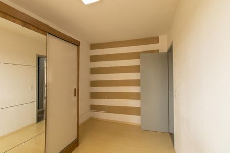 Quarto 1 de apartamento para alugar com 2 quartos, 42m² em Tatuquara, Curitiba