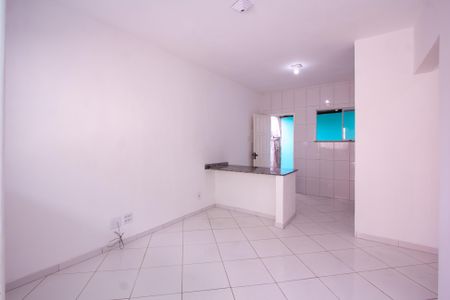 Sala de casa para alugar com 2 quartos, 50m² em Tribobó, São Gonçalo