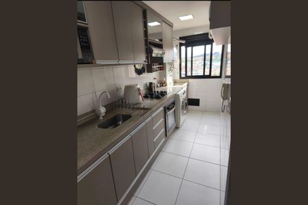 Cozinha de apartamento à venda com 2 quartos, 48m² em Recanto das Rosas, Osasco