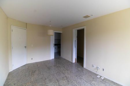 Sala de apartamento à venda com 2 quartos, 70m² em Rio do Ouro, Niterói