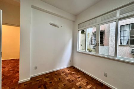 Sala de apartamento à venda com 2 quartos, 50m² em Jardim Botânico, Rio de Janeiro
