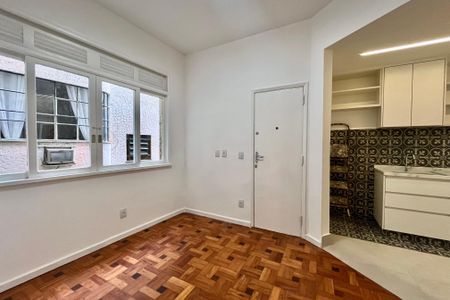 Sala de apartamento à venda com 2 quartos, 50m² em Jardim Botânico, Rio de Janeiro