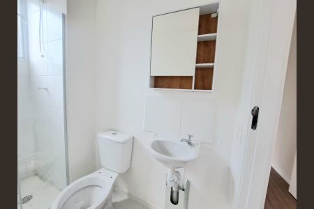 Banheiro de apartamento à venda com 2 quartos, 42m² em Jardim do Lago, Osasco