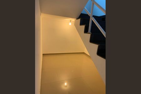 Sala de casa para alugar com 3 quartos, 141m² em Balneario Praia do Perequê, Guarujá