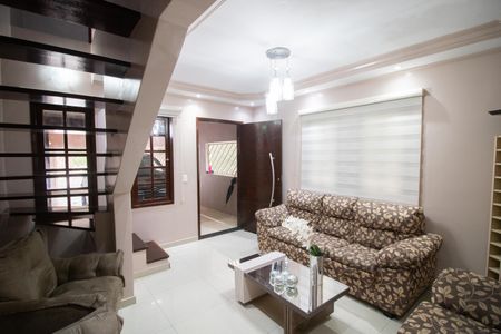 SALA de casa à venda com 4 quartos, 267m² em Parque Peruche, São Paulo