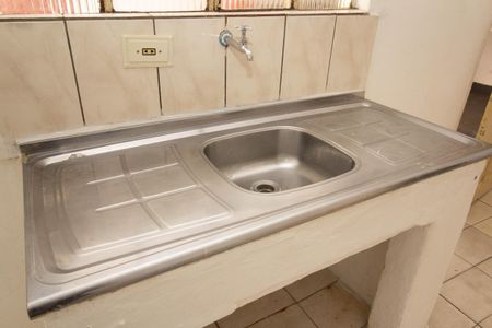 Cozinha de casa para alugar com 1 quarto, 45m² em Vila Zat, São Paulo