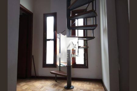 Casa à venda com 4 quartos, 301m² em Vila Homero Thon, Santo André