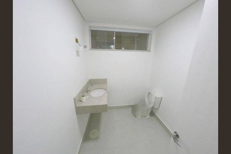 Casa à venda com 8 quartos, 240m² em Vila Bastos, Santo André