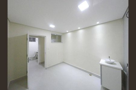 Casa à venda com 8 quartos, 240m² em Vila Bastos, Santo André