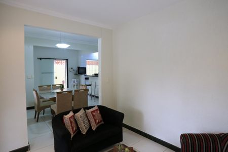 Sala de casa à venda com 4 quartos, 300m² em Boa Vista, Belo Horizonte