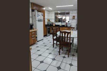 Casa à venda com 3 quartos, 219m² em Cidade das Flores, Osasco