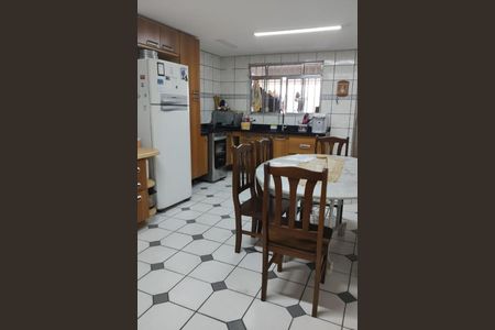 Casa à venda com 3 quartos, 219m² em Cidade das Flores, Osasco