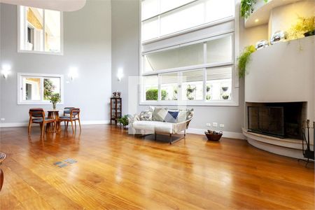 Casa à venda com 4 quartos, 700m² em Santo Amaro, São Paulo