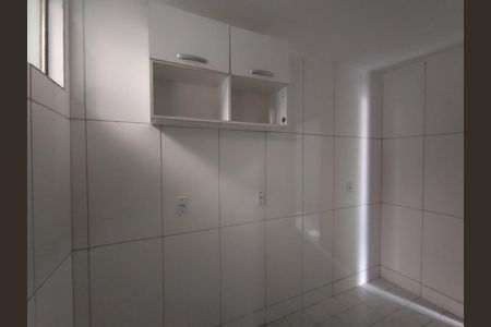 Foto 04 de apartamento à venda com 2 quartos, 50m² em Monte Castelo, Contagem
