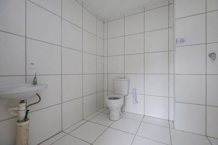 Banheiro de kitnet/studio para alugar com 1 quarto, 34m² em Vila Andrade, São Paulo