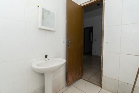 Banheiro de casa para alugar com 1 quarto, 60m² em Novo Eldorado, Contagem