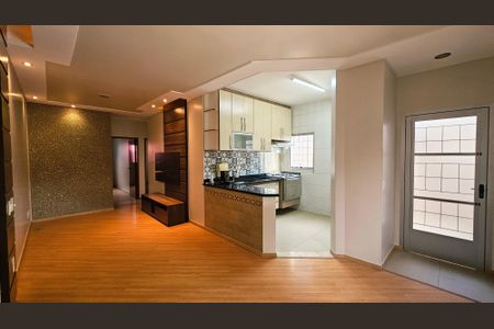 Casa à venda com 3 quartos, 129m² em Jardim Sarapiranga, Jundiaí