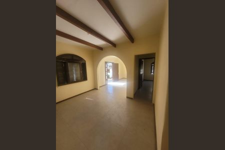 Sala de casa para alugar com 4 quartos, 240m² em Chácara das Pedras, Porto Alegre