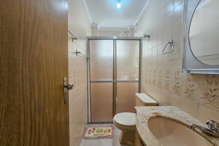 banheiro de apartamento para alugar com 1 quarto, 62m² em Jardim Belmar, Guarujá