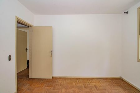 Quarto 1 de apartamento para alugar com 2 quartos, 57m² em Vila Ipiranga, Porto Alegre