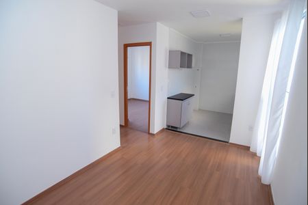 Sala de apartamento para alugar com 2 quartos, 40m² em Jardim Krahe, Viamão