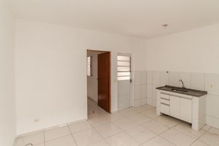 Sala e Cozinha de apartamento para alugar com 1 quarto, 35m² em Vila Nova Galvão, São Paulo