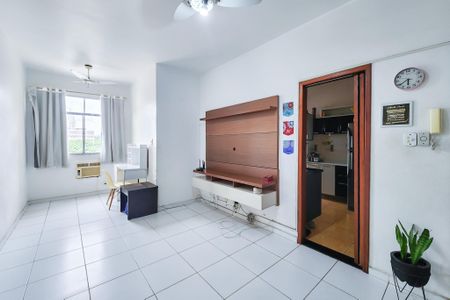 Sala de apartamento para alugar com 2 quartos, 85m² em Centro, Rio de Janeiro