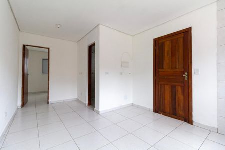 Sala, Cozinha e área de serviço de casa para alugar com 1 quarto, 30m² em Vila Euthalia, São Paulo