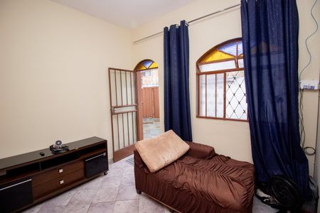 Sala de casa para alugar com 3 quartos, 120m² em Sapucaias, Contagem