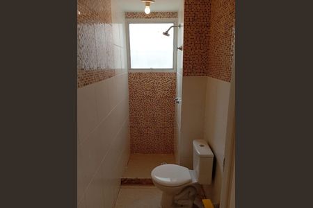 Banheiro de apartamento para alugar com 2 quartos, 40m² em Pavuna, Nilópolis