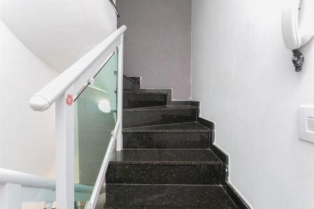 Escada de casa à venda com 3 quartos, 175m² em Jardim Nossa Senhora do Carmo, São Paulo