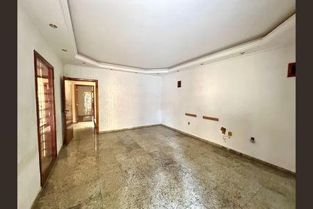 Sala de casa para alugar com 8 quartos, 372m² em Vila Rosalia, Guarulhos