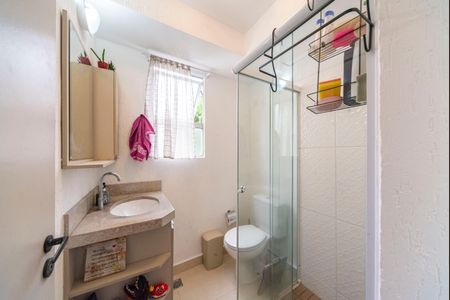 Banheiro de apartamento para alugar com 2 quartos, 54m² em Vila Guarará, Santo André